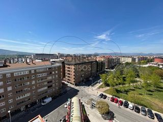 Piso en alquiler en Ermitagaña - Mendebaldea en Pamplona