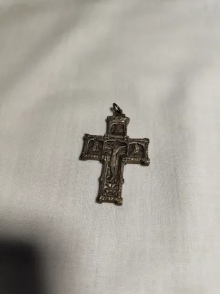 Crucifijo de plata