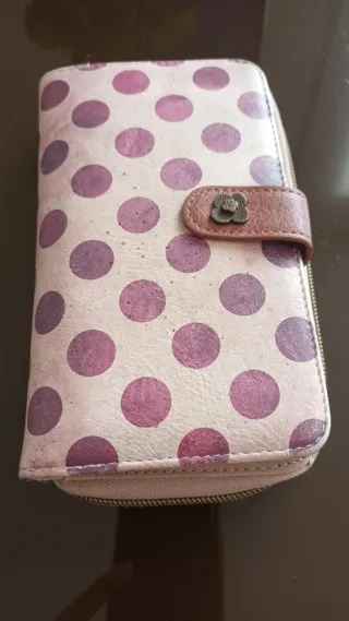 Cartera de mujer con diseño floral