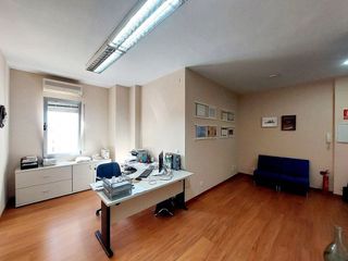 Oficina en venta en Casco Antiguo - Centro en Badajoz