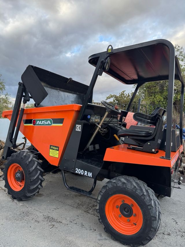 Dumper AUSA 4x4 con pala autocargable