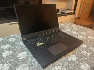 Asus ROG Strix G713IE-HX011 Portátil 17 Ryzen 7