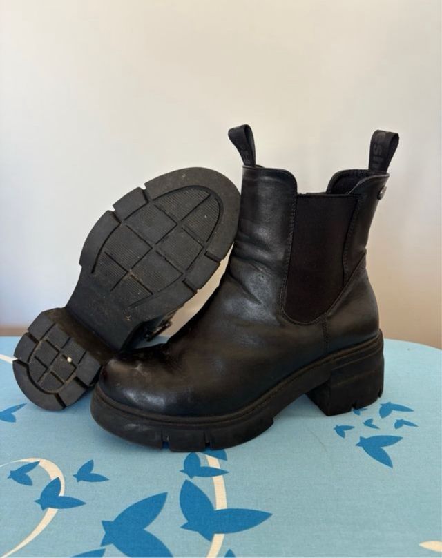 Botines negros talla 37