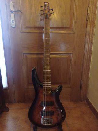 Bajo Eléctrico Ibanez 5 Cuerdas