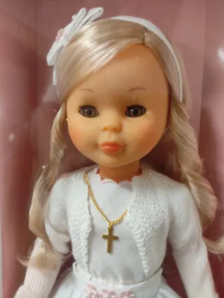 Muñeca Nancy Comunión en su caja, sin abrir 