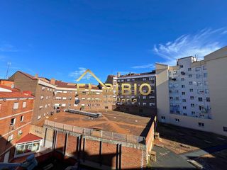 Piso en alquiler en El Llano en Gijón