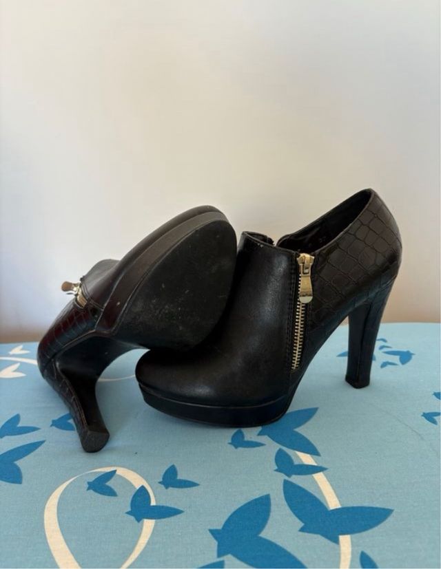 Botines negros talla 37