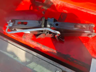 Gato de coche nuevo
