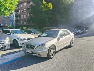 Mercedes-Benz Clase C 2003