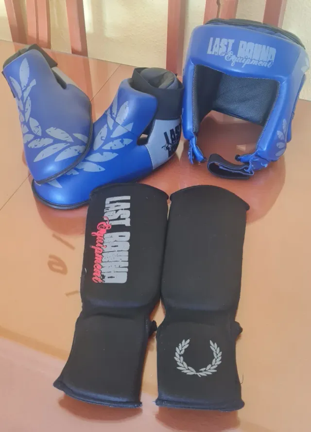 Casco, Patucos y Espinilleras King Boxing