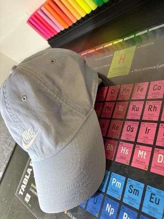 Gorra Nike de tela azul y blanca