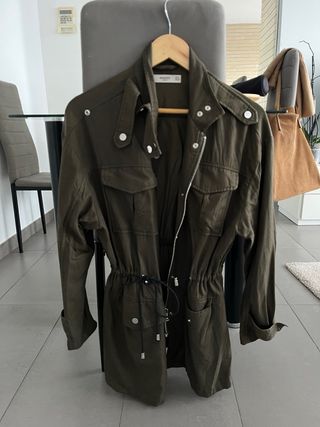 Parka chaqueta Mango verde entretiempo