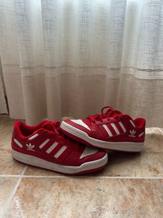 Zapatillas Adidas Forum Low Rojas y Blancas