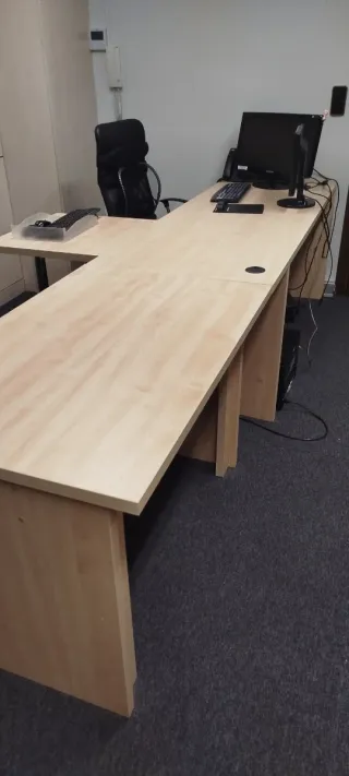 Escritorio de oficina modular madera