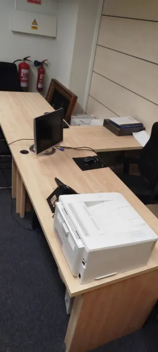 Escritorio de oficina modular madera