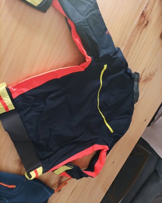 Dos impermeables Triboard Negro/Amarillo Talla S M