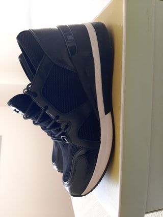 Zapatillas cuña negras