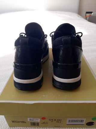 Zapatillas cuña negras