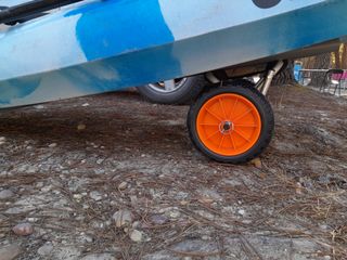 Kayak de pesca con motor eléctrico
