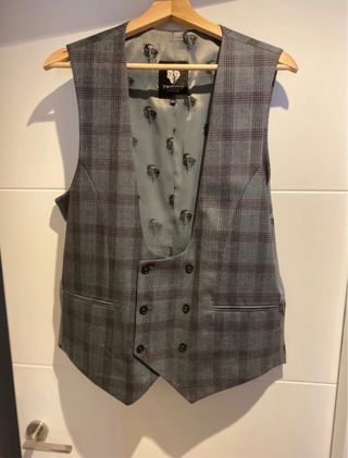 Traje hombre tres piezas marca Twisted Tailor