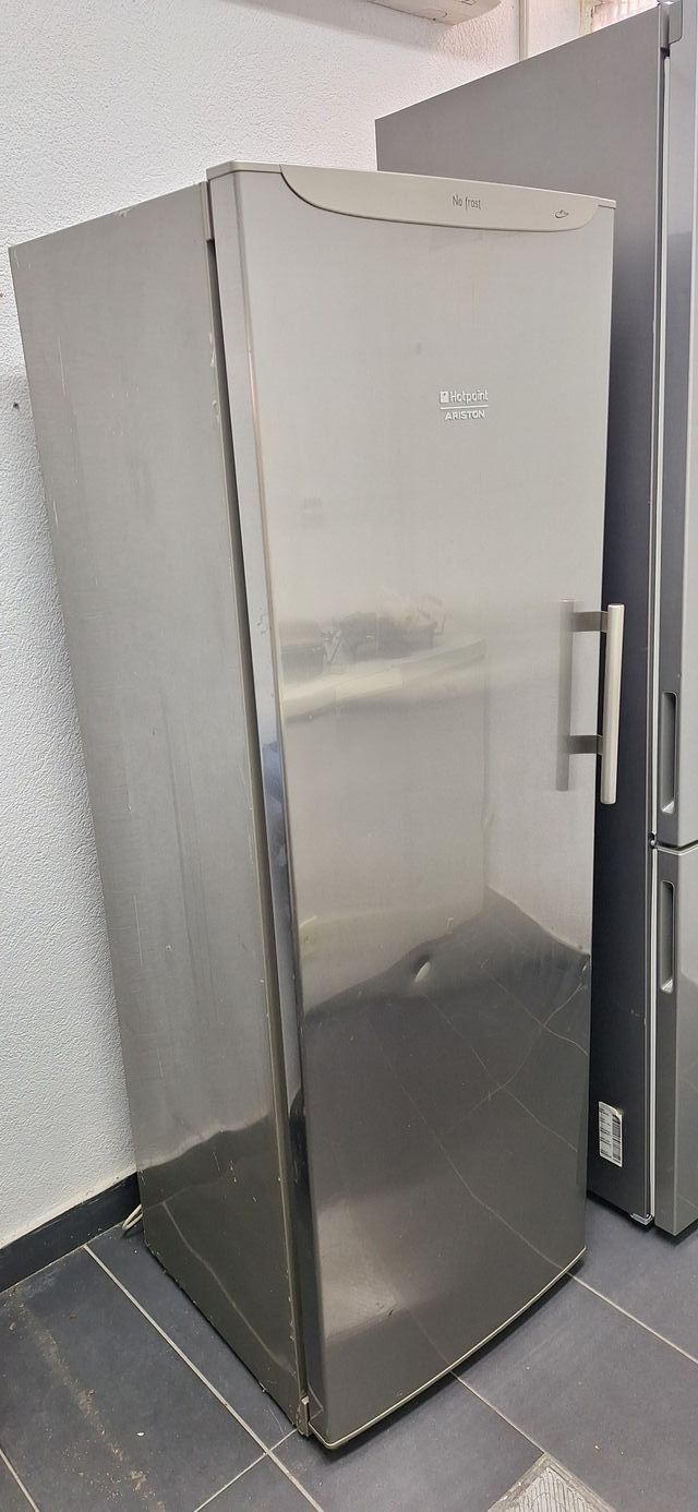 Congelador Vertical Hotpoint Ariston Inox