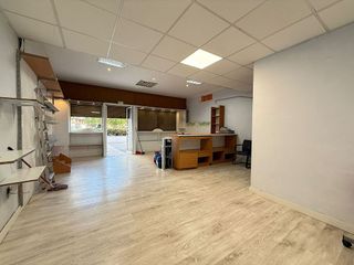 Local comercial en alquiler en Gamarra - La Trinidad en Málaga
