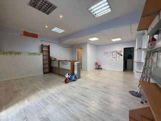 Local comercial en alquiler en Gamarra - La Trinidad en Málaga