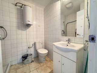 Local comercial en alquiler en Gamarra - La Trinidad en Málaga