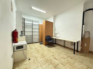 Local comercial en alquiler en Gamarra - La Trinidad en Málaga
