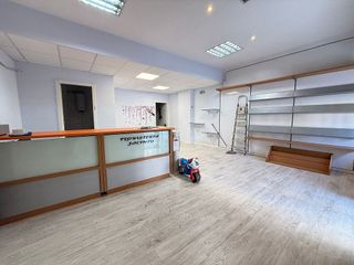 Local comercial en alquiler en Gamarra - La Trinidad en Málaga