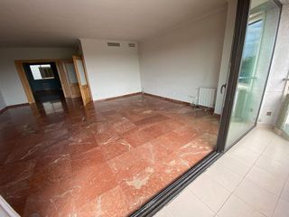 Piso en alquiler en Los Remedios en Sevilla