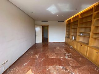 Piso en alquiler en Los Remedios en Sevilla