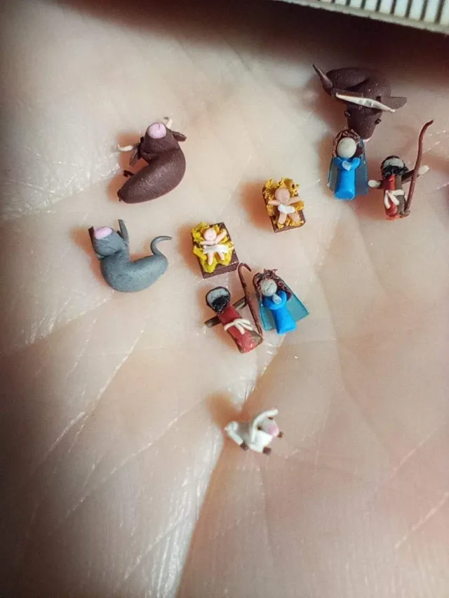 Presepe in miniatura in vasetto di vetro