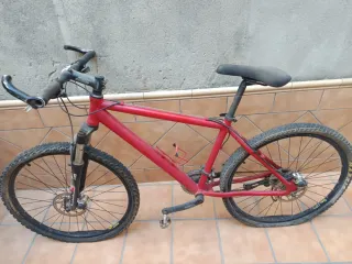 Bicicleta de Montaña Roja
