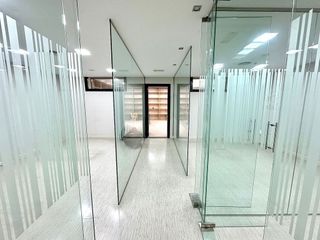 Oficina en alquiler en Centro en Almería