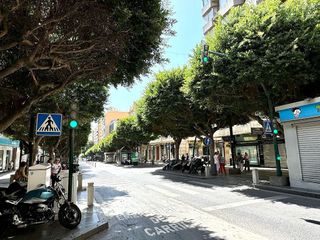 Oficina en alquiler en Centro en Almería