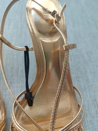 Zapatos dorados Zara Talla 38