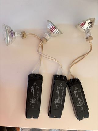 3 Transformadores Electrónicos con bombillas