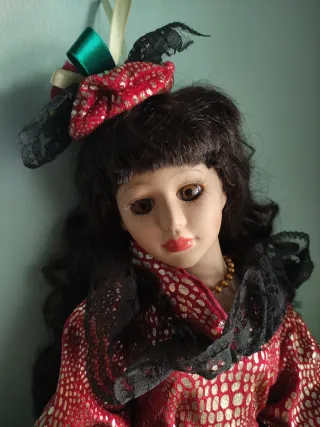 Muñeca de porcelana vintage