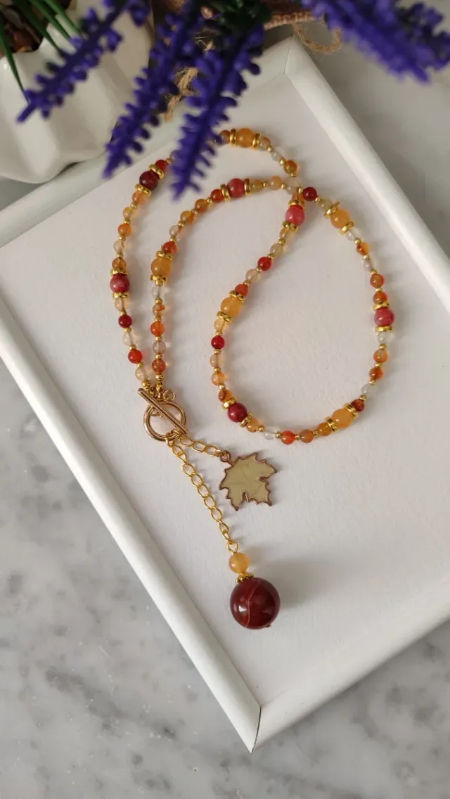 Collana handmade autunnale con pietre naturali