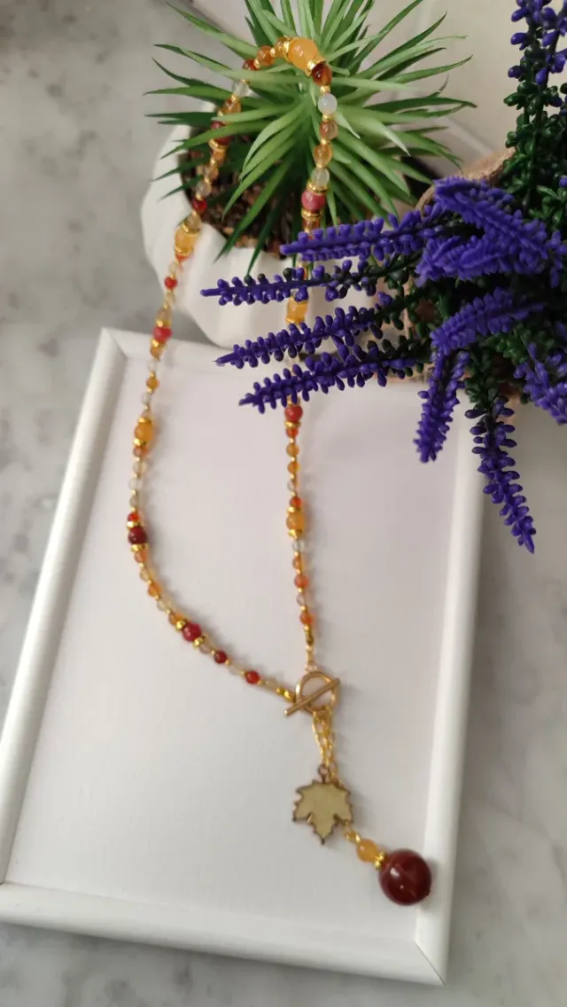Collana handmade autunnale con pietre naturali