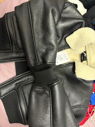 Chaqueta aviador negra y beige