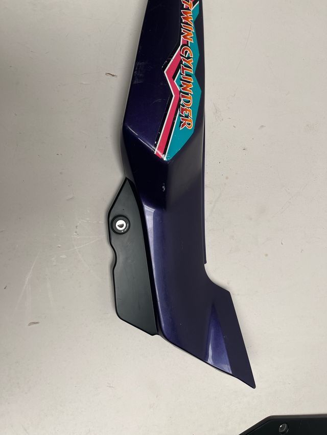 Tapa Lateral sin llave Kawasaki KLE 500