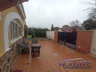 Chalet en venta en Cabanillas del Campo
