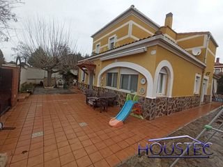Chalet en venta en Cabanillas del Campo