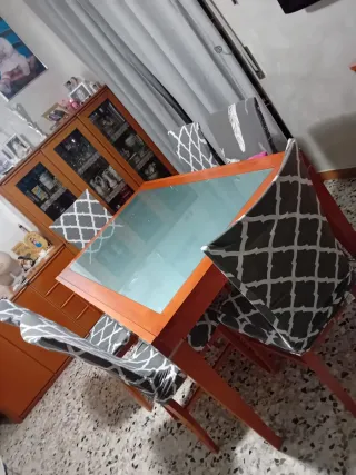 Tavolo allungabile con 4 sedie