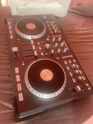 Controlador DJ Numark Mixtrack Pro(serato lite)