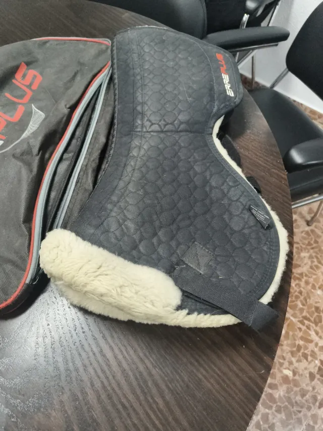 Salvacruces con borrego natural y funda