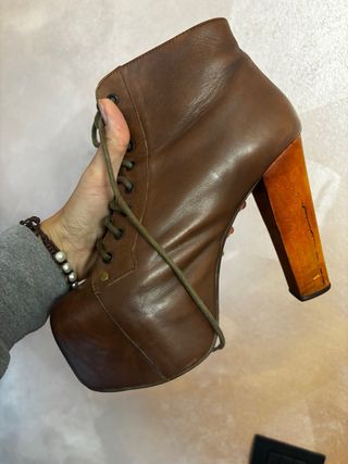 Stivali con tacco e plateau marroni