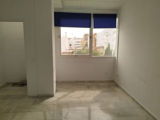 Oficina en alquiler en La Buhaira en Sevilla